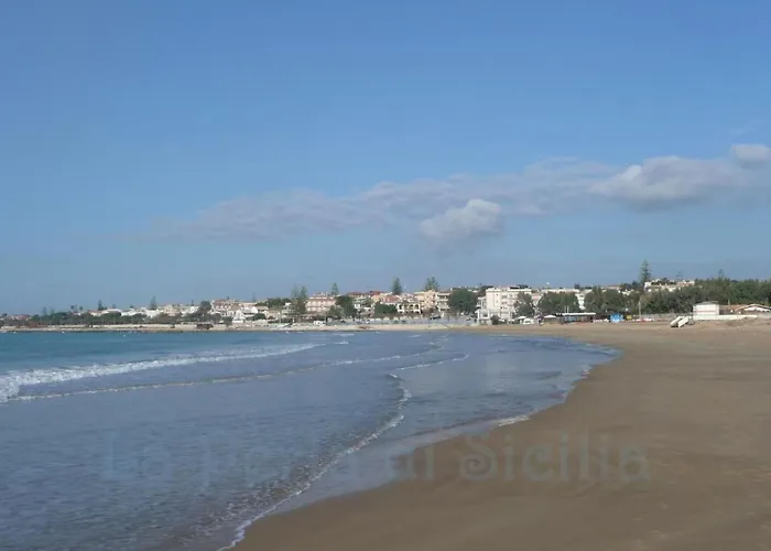 Schoener Zentraler Direkt Am Sandstrand Auf Sizilien By Interhome