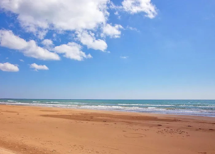 Ferienhaus Schoener Zentraler Direkt Am Sandstrand Auf Sizilien By Interhome *